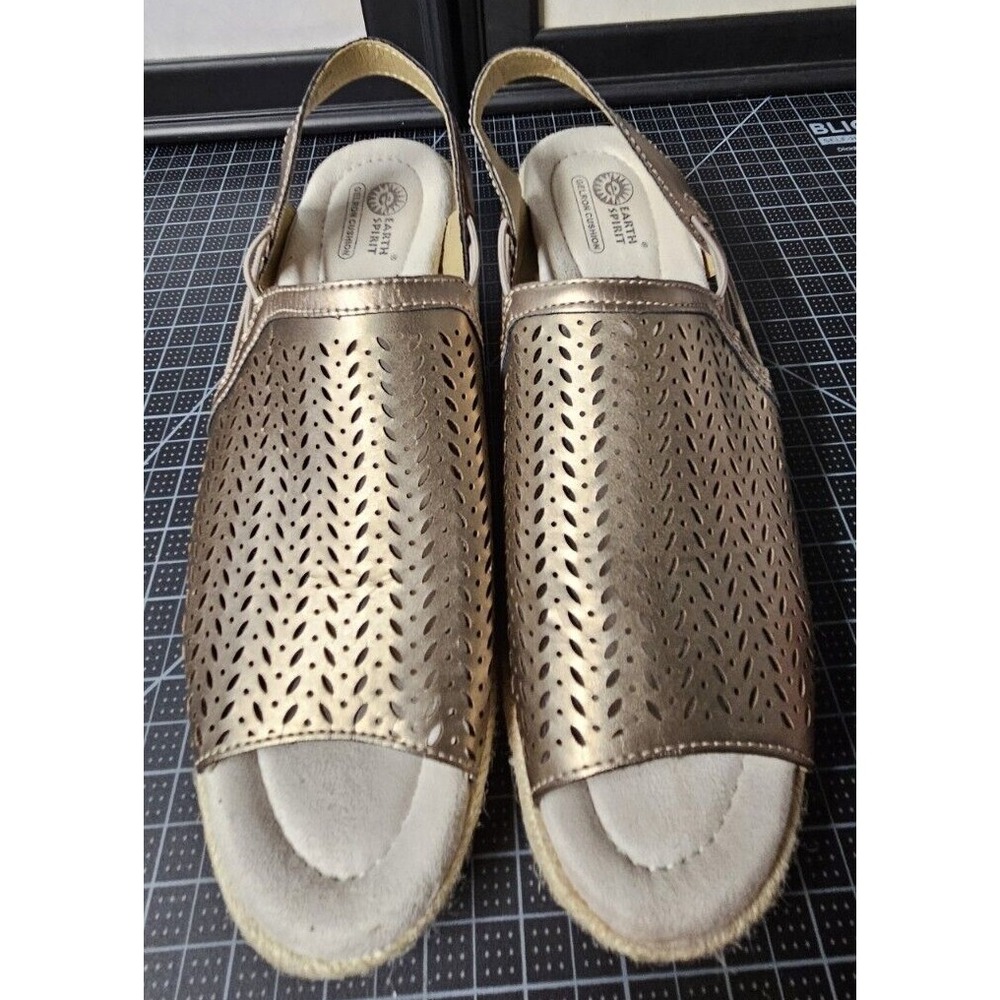 Earth Spirit women GELRON cushion wedge sandals gold faux leather US Sz 10